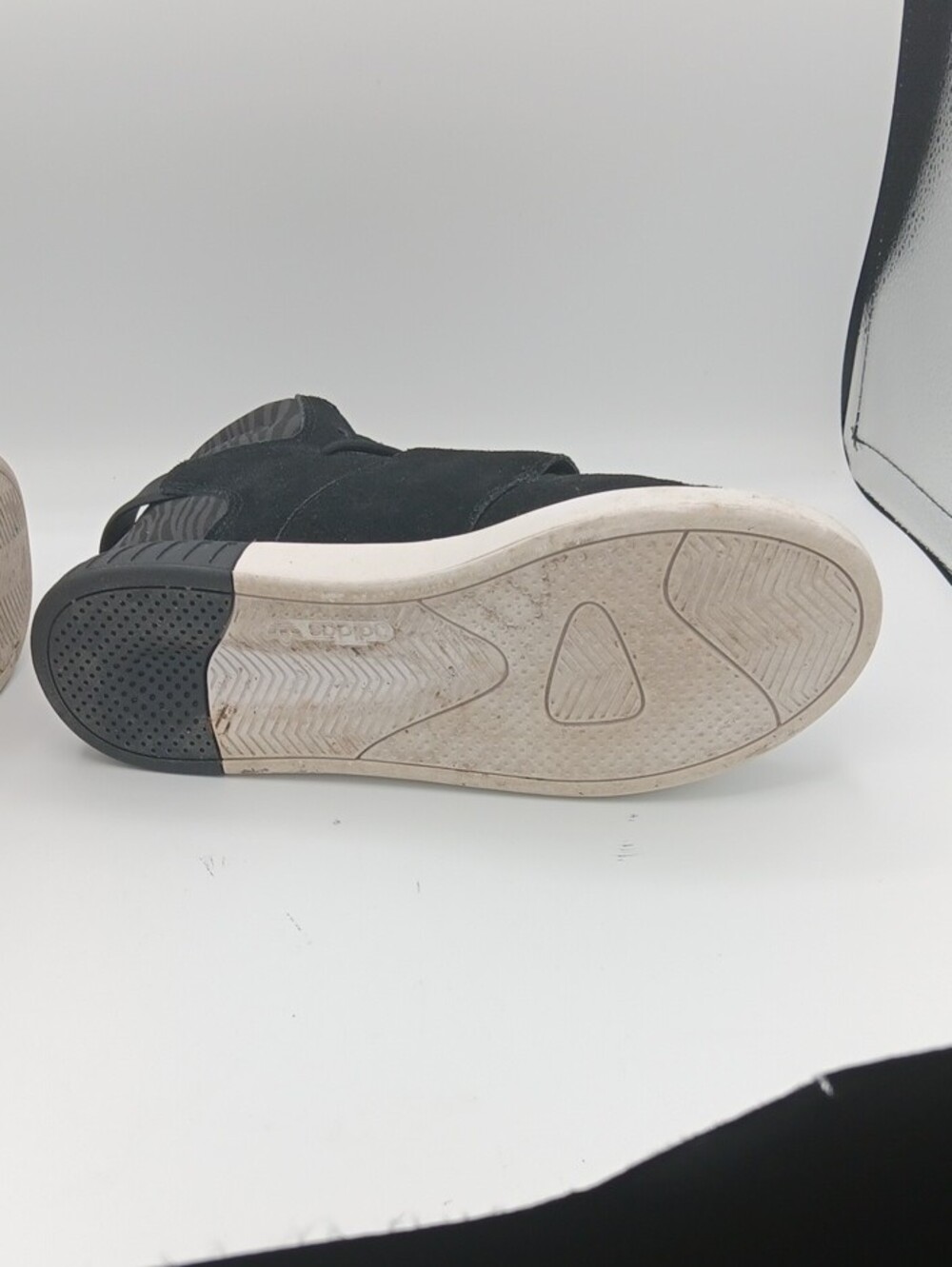 adidas Black Suede Mid-Top Sneakers with Gold Trefoil. Size 7 - Picture 11 of 12
